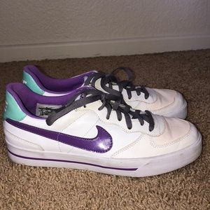 NIKE women shoes size 10 worn once